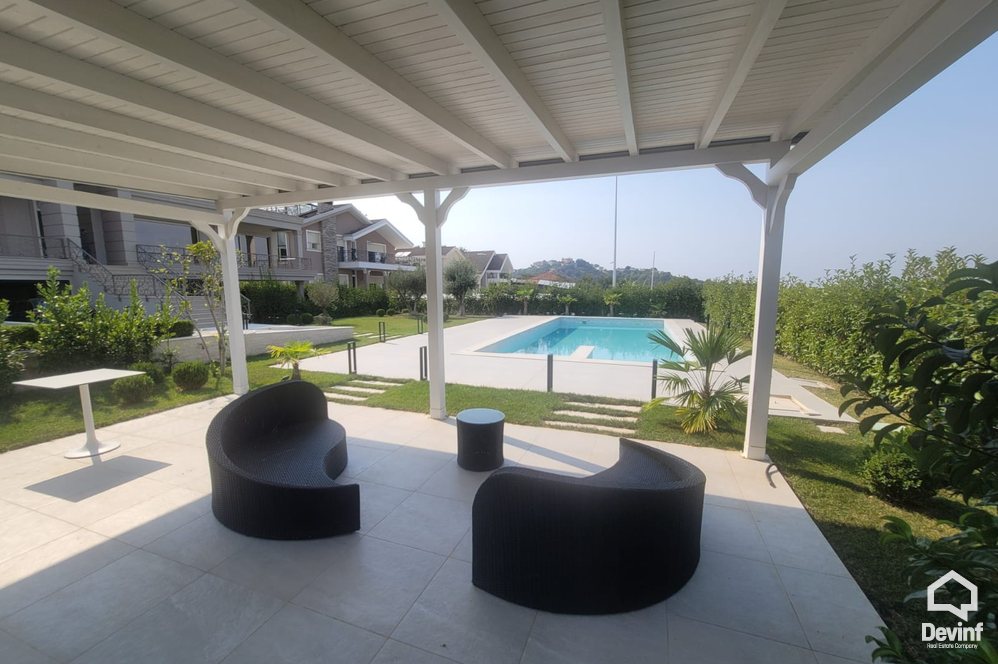 Tirane For Sale Villa Me shume se 4 dhoma Villa in the Farka area, only 5 kilometers from the center of Tirana Villa