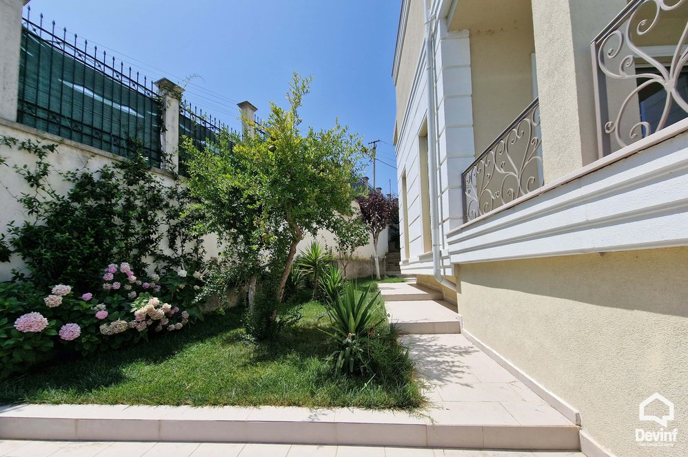 Tirane For Sale Villa Me shume se 4 dhoma Villa in the Farka area, only 5 kilometers from the center of Tirana Villa