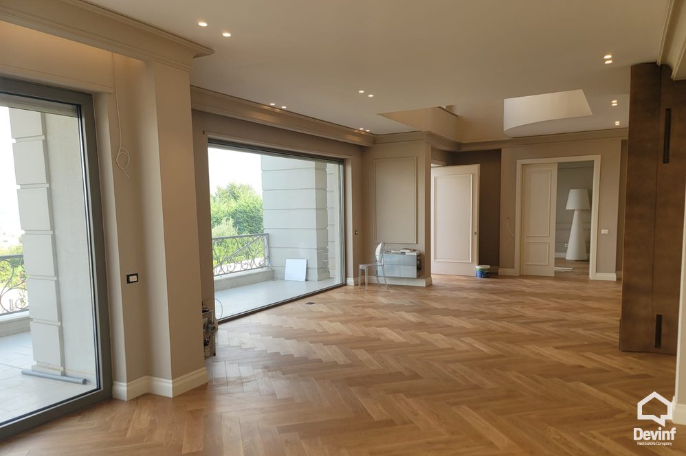 Tirane For Sale Villa Me shume se 4 dhoma Villa in the Farka area, only 5 kilometers from the center of Tirana Villa