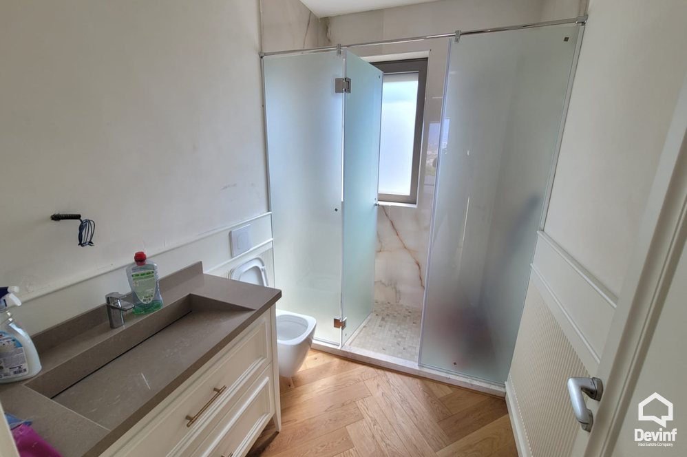Tirane For Sale Villa Me shume se 4 dhoma Villa in the Farka area, only 5 kilometers from the center of Tirana Villa