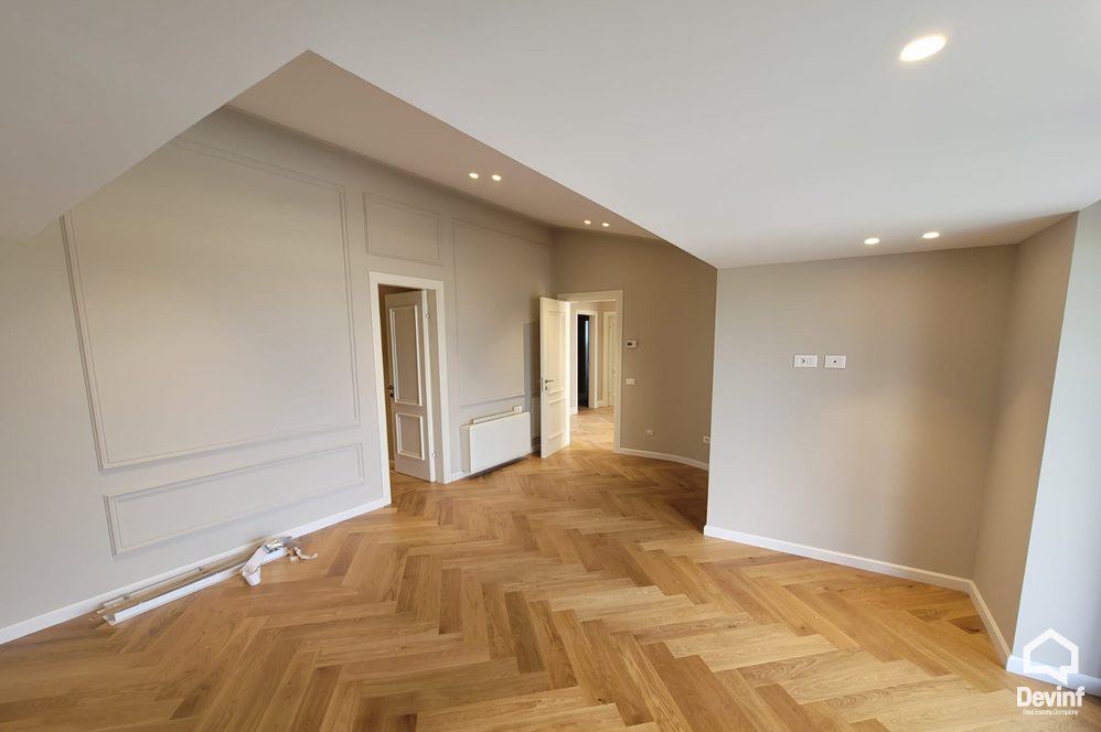 Tirane For Sale Villa Me shume se 4 dhoma Villa in the Farka area, only 5 kilometers from the center of Tirana Villa