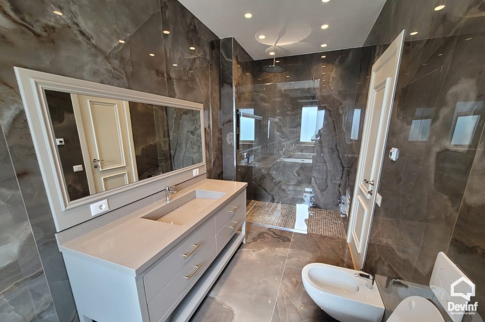 Tirane For Sale Villa Me shume se 4 dhoma Villa in the Farka area, only 5 kilometers from the center of Tirana Villa