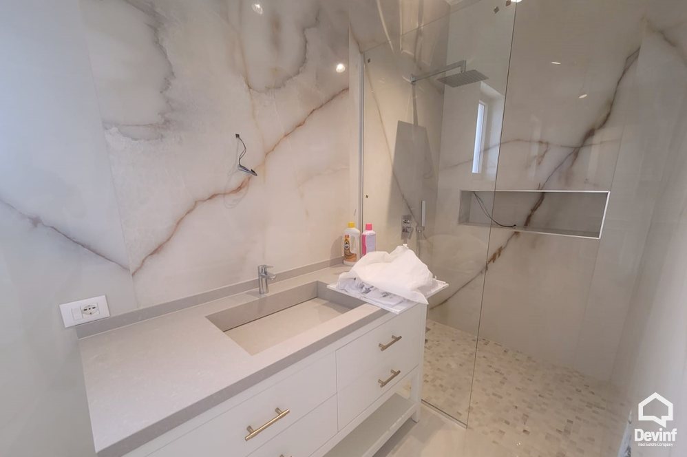 Tirane For Sale Villa Me shume se 4 dhoma Villa in the Farka area, only 5 kilometers from the center of Tirana Villa