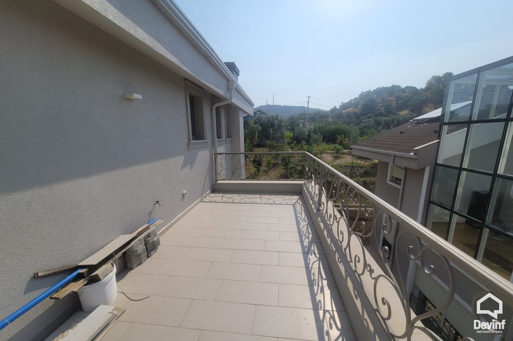 Tirane For Sale Villa Me shume se 4 dhoma Villa in the Farka area, only 5 kilometers from the center of Tirana Villa