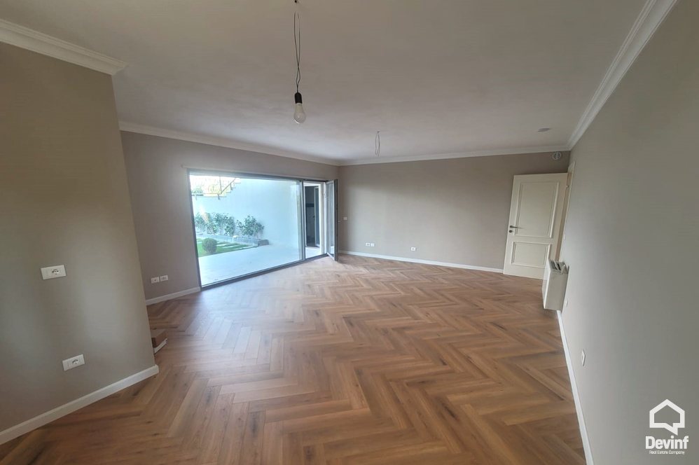Tirane For Sale Villa Me shume se 4 dhoma Villa in the Farka area, only 5 kilometers from the center of Tirana Villa
