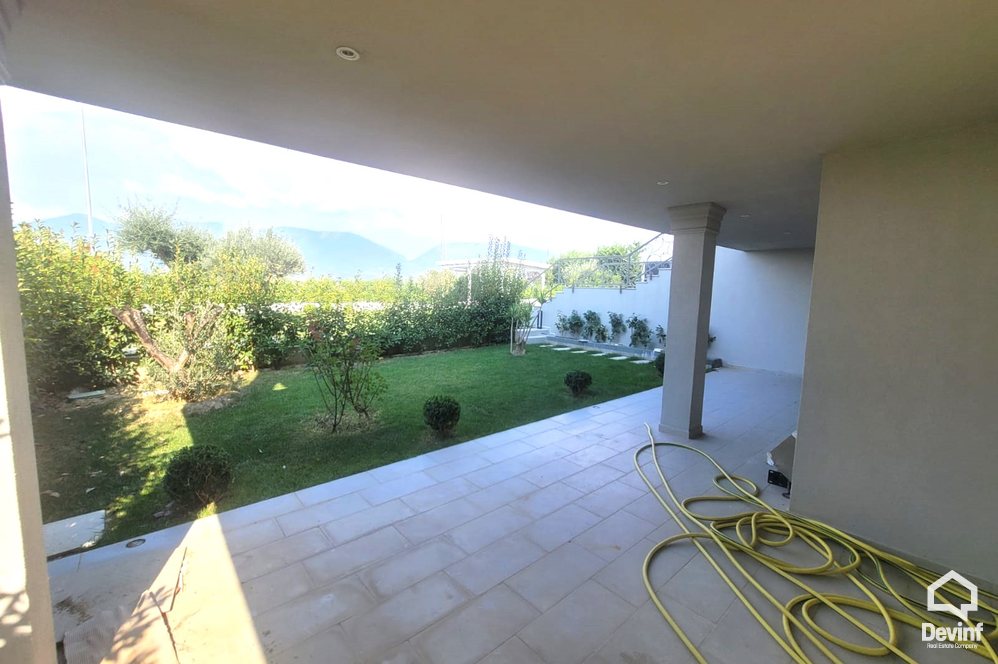 Tirane For Sale Villa Me shume se 4 dhoma Villa in the Farka area, only 5 kilometers from the center of Tirana Villa