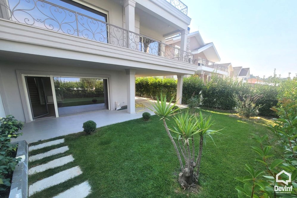 Tirane For Sale Villa Me shume se 4 dhoma Villa in the Farka area, only 5 kilometers from the center of Tirana Villa