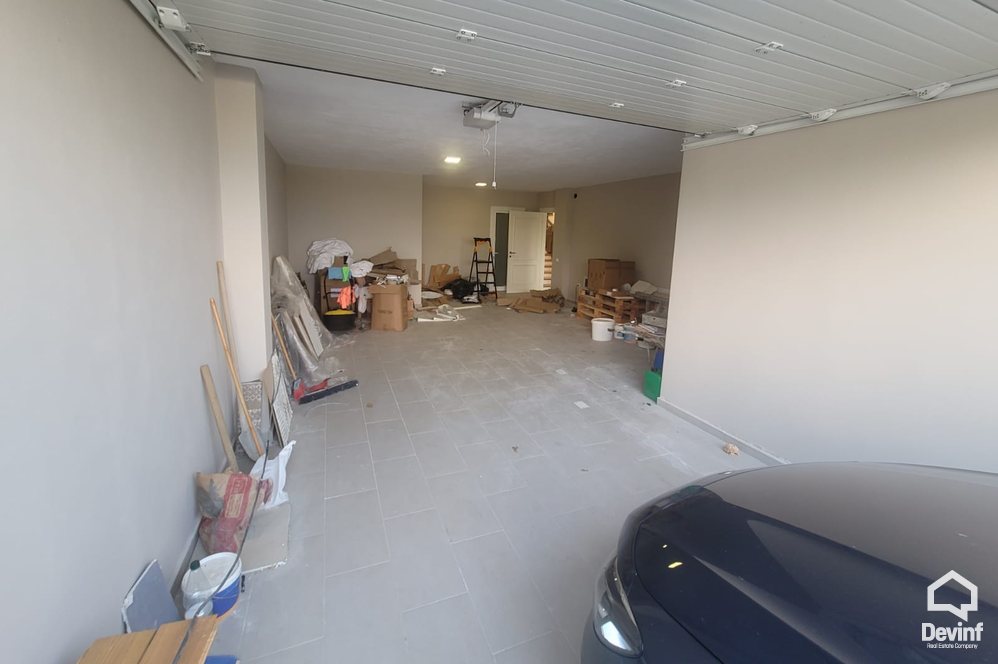 Tirane For Sale Villa Me shume se 4 dhoma Villa in the Farka area, only 5 kilometers from the center of Tirana Villa
