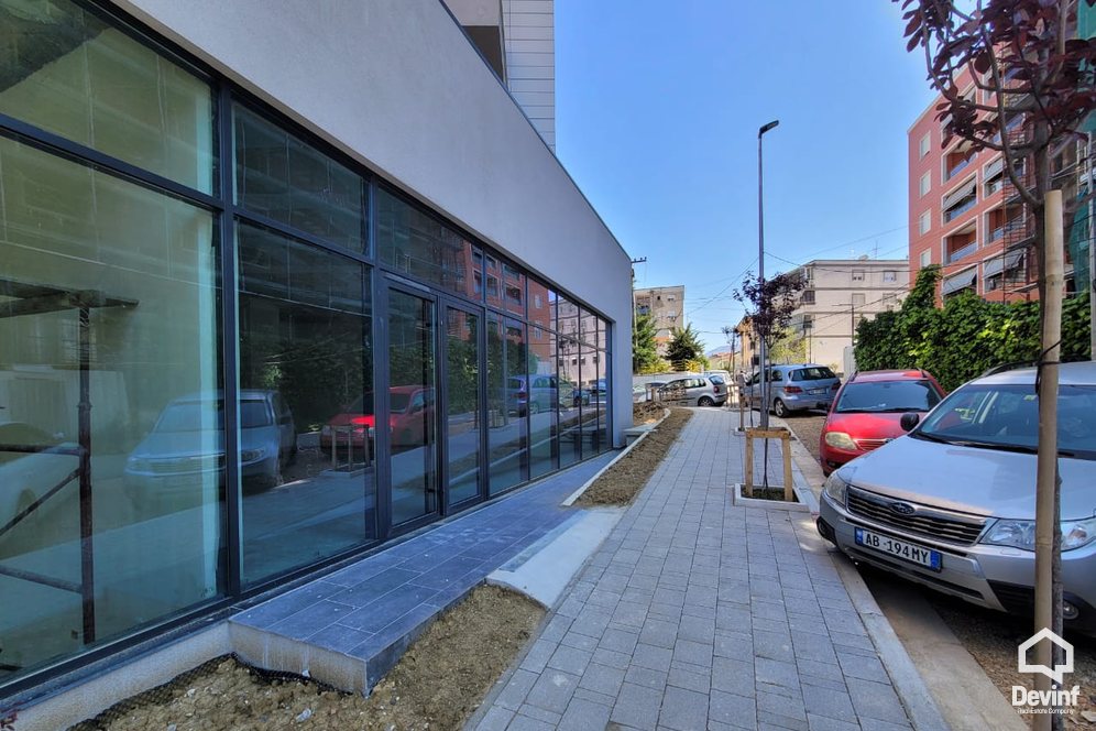 Tirane Qera Dyqan  Dyqan ne zonen e Qytetit Studenti dyqan