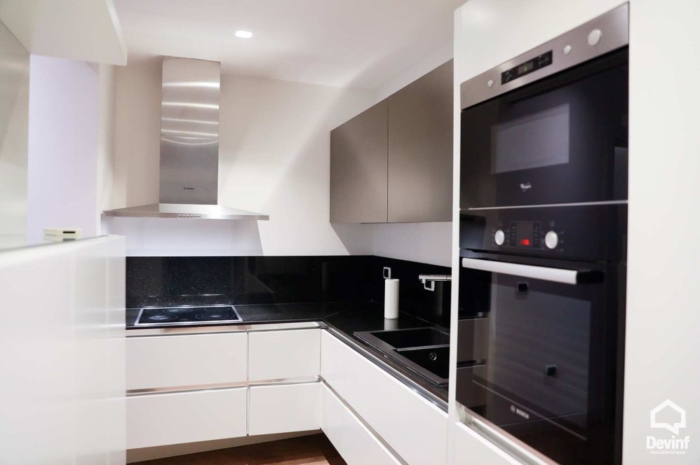 Tirane Qera Apartament 2+1+A Apartament ne qender te Tiranes apartament