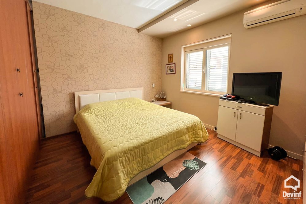 Tirane Shitje Apartament 2+1+A Komuna e Parisit, prane Kristal Center apartament