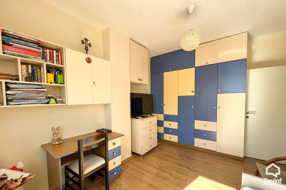Tirane Shitje Apartament 2+1+A Komuna e Parisit, prane Kristal Center apartament