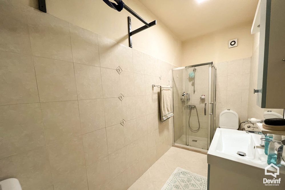 Tirane Shitje Apartament 2+1+A Komuna e Parisit, prane Kristal Center apartament