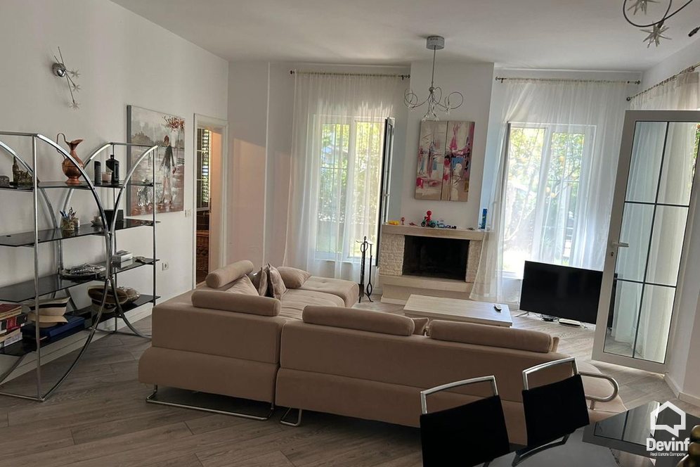 Durres Shitje Apartament 3+1 Kompleksi rezidencial Lura 1, Gjiri i Lalezit bregdet apartament dubleks Booking/AirBnB apartament me oborr