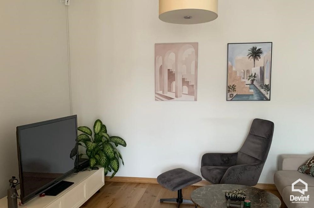 Tirane Qera Apartament 2+1 Zyre ne Rrugen e Kosovareve zyre