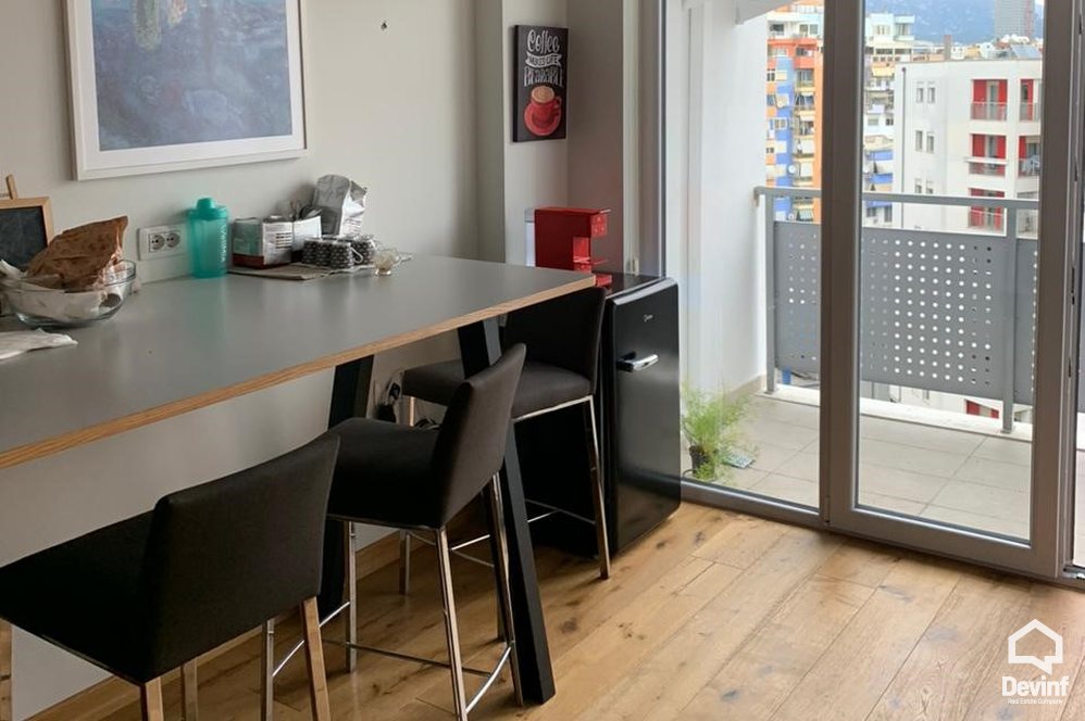 Tirane Qera Apartament 2+1 Zyre ne Rrugen e Kosovareve zyre