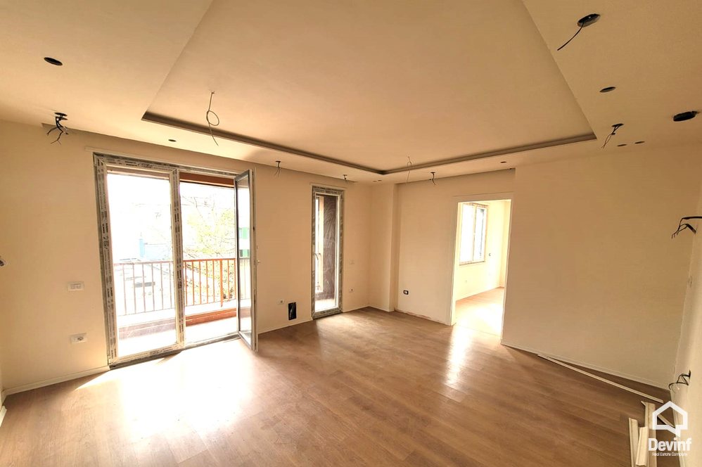 Tirane Qera Apartament 1+1 Sheshi Avni Rustemi, Pazari i Ri apartament