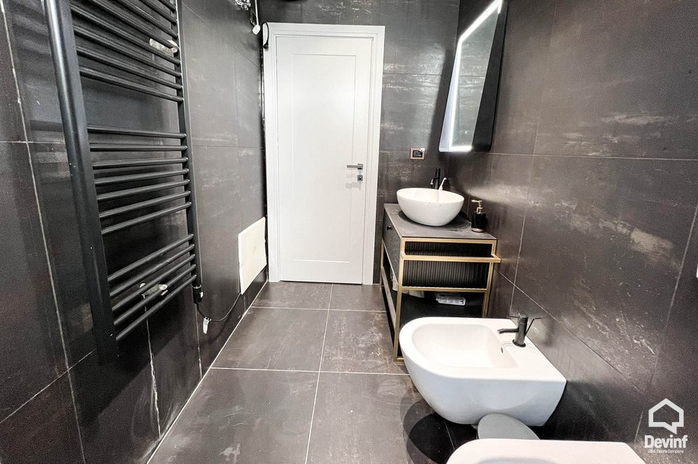 Tirane For Sale Apartment 2+1+A Dry Lake, near the Radisson Collection Hotel Apartment