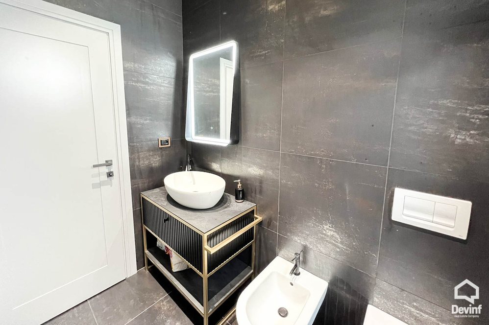 Tirane For Sale Apartment 2+1+A Dry Lake, near the Radisson Collection Hotel Apartment