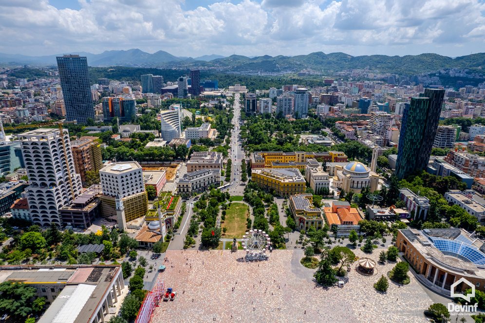 Tirane Shitje Zyre  Prane Piramides se Tiranes zyre Residence
