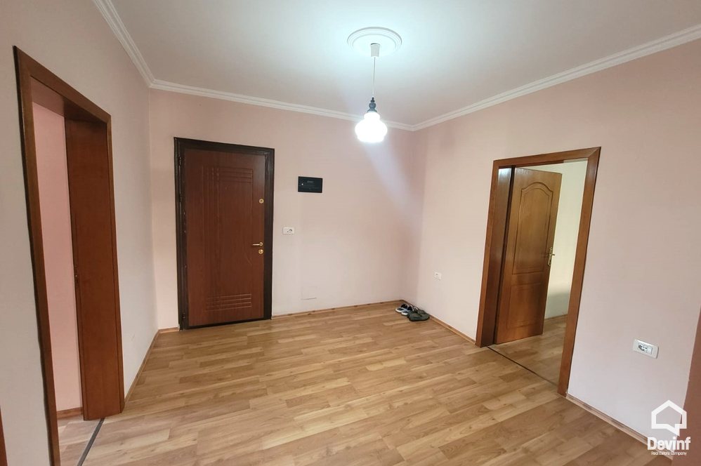 Tirane For Rent Apartment 3+1 Apartment located close to the Ministry of Justice Apartment Office shkolle kursesh