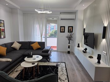Apartament Qera Rruga Papa Gjon Pali II, prane Piramides