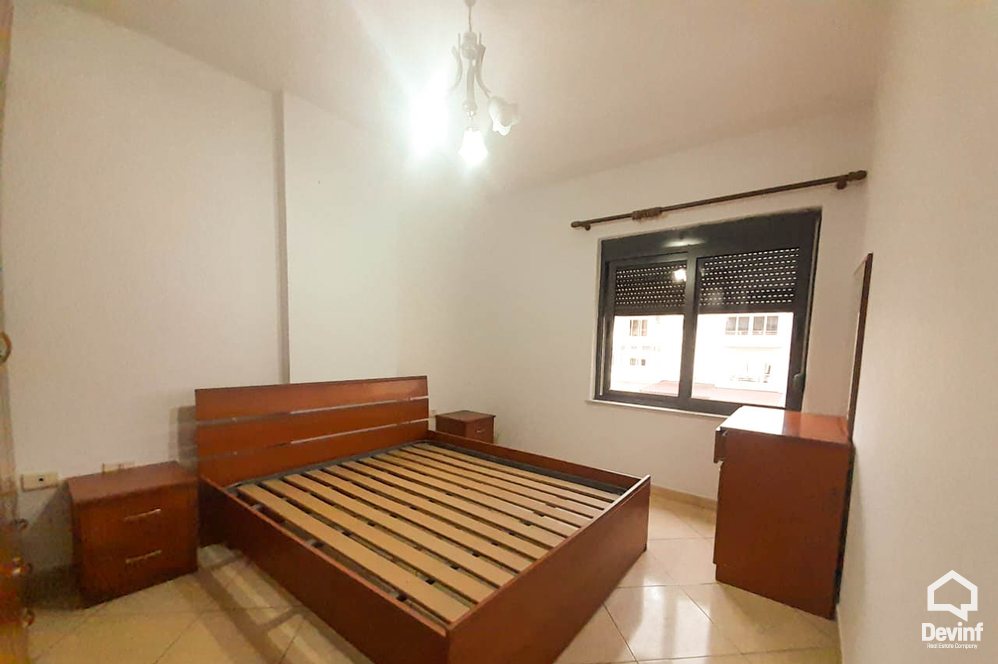 Tirane Shitje Apartament 1+1+A Rruga Him Kolli, prane kryqezimit me rrugen Myslym Shyri apartament