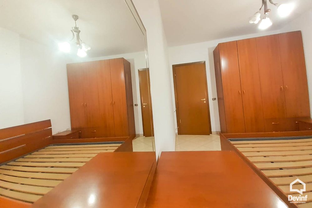 Tirane Shitje Apartament 1+1+A Rruga Him Kolli, prane kryqezimit me rrugen Myslym Shyri apartament