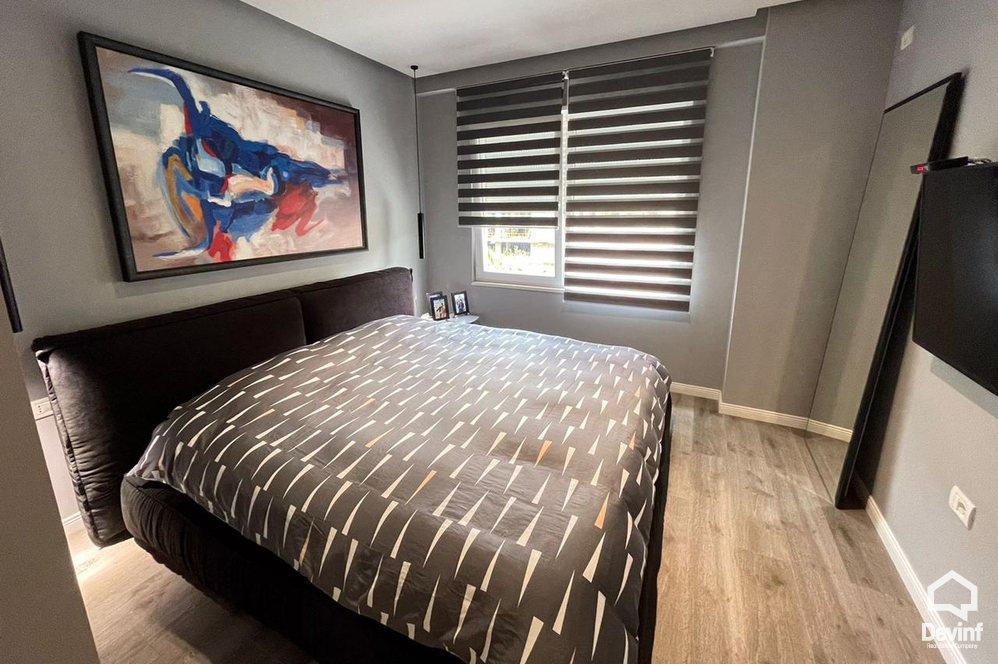Tirane Qera Apartament 2+1 Apartamenti ndodhet tek Rr. Komuna e Parisit apartament