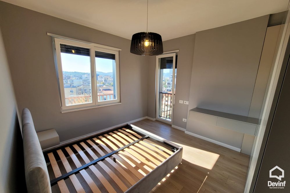 Tirane Qera Apartament 1+1+A Apartament tek Pazari i Ri apartament