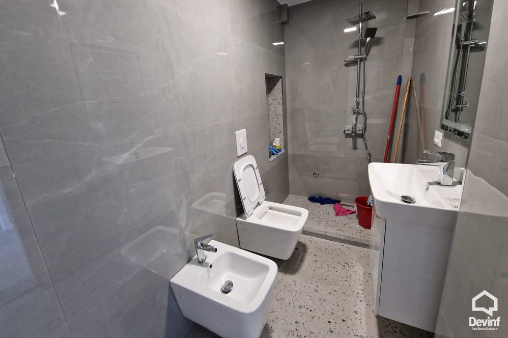 Tirane Qera Apartament 2+1+A Rruga Myslym Shyri apartament zyre klinike dentare studio ligjore