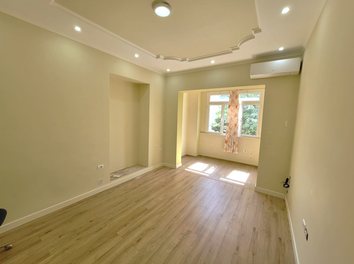 Apartament Qera Zyre tek Medreseja ne Rr. Dibres