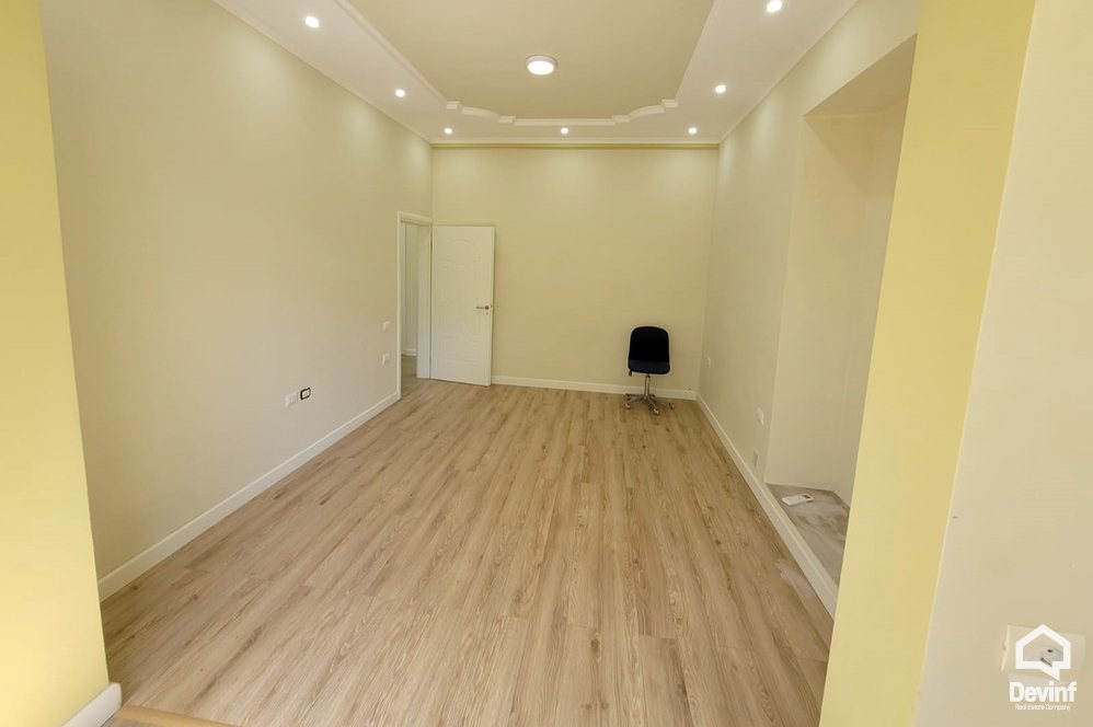Tirane Qera Apartament 3+1 Zyre tek Medreseja ne Rr. Dibres apartament zyre