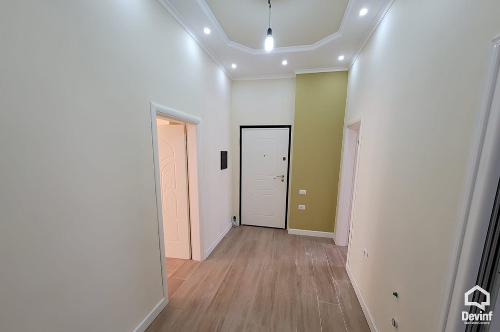 Tirane Qera Apartament 3+1 Zyre tek Medreseja ne Rr. Dibres apartament zyre