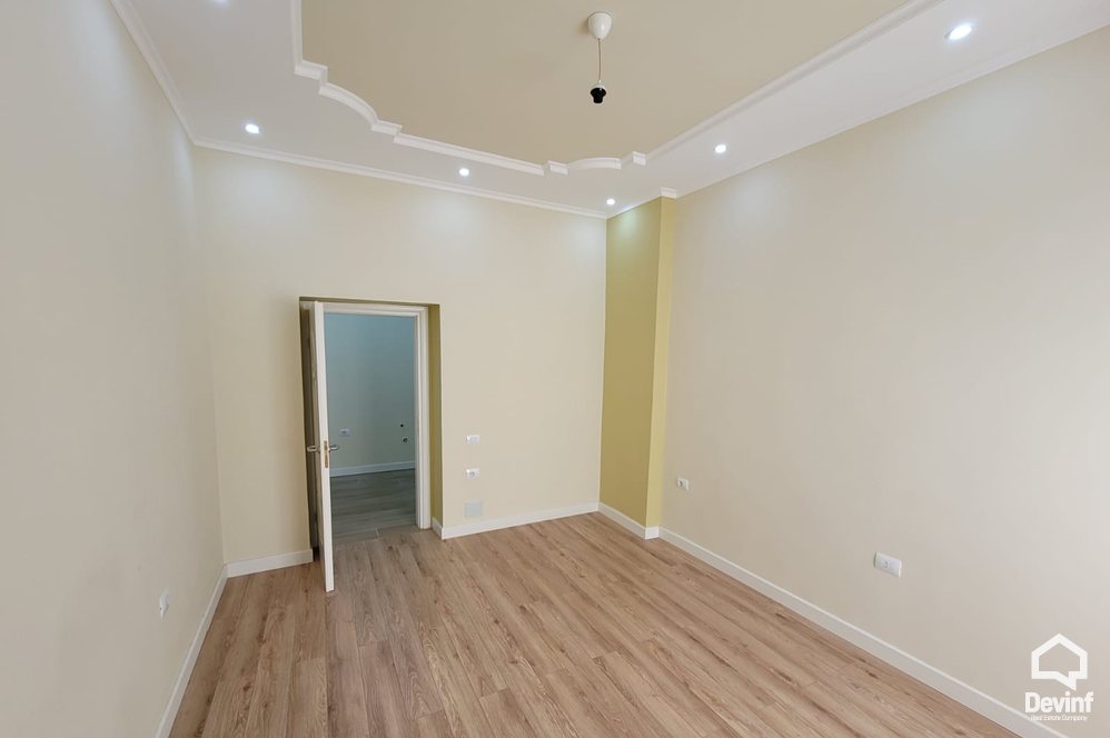 Tirane Qera Apartament 3+1 Zyre tek Medreseja ne Rr. Dibres apartament zyre