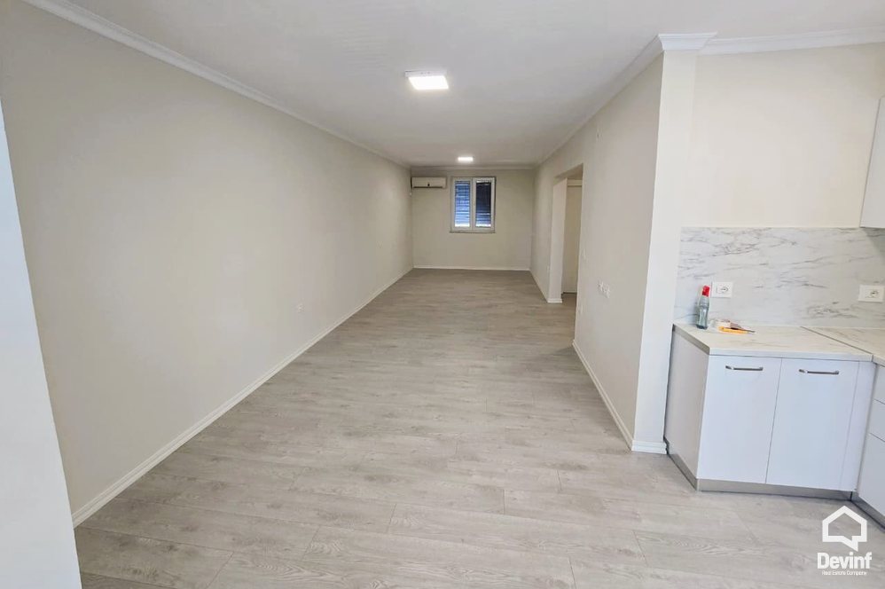 Tirane For Rent Office 1+1 Office located on Muhamet Gjollesha Street Office klinike