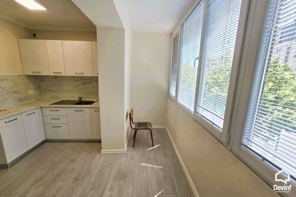 Tirane For Rent Office 1+1 Office located on Muhamet Gjollesha Street Office klinike