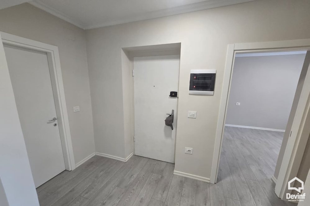 Tirane For Rent Office 1+1 Office located on Muhamet Gjollesha Street Office klinike