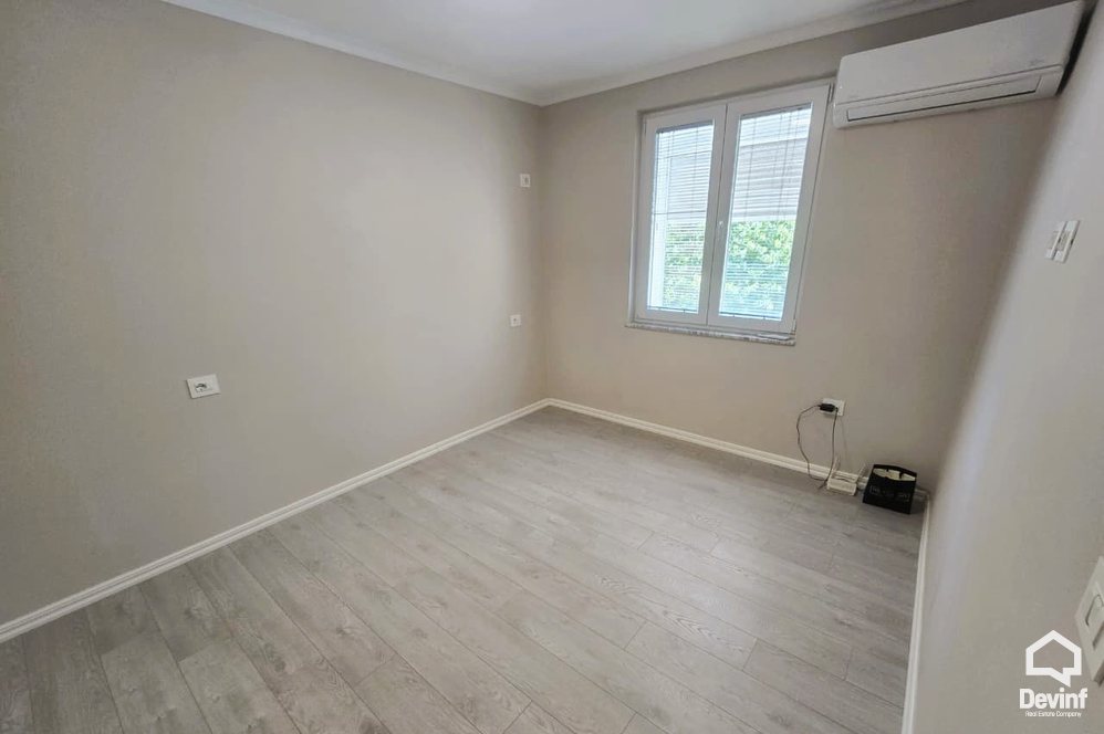 Tirane For Rent Office 1+1 Office located on Muhamet Gjollesha Street Office klinike