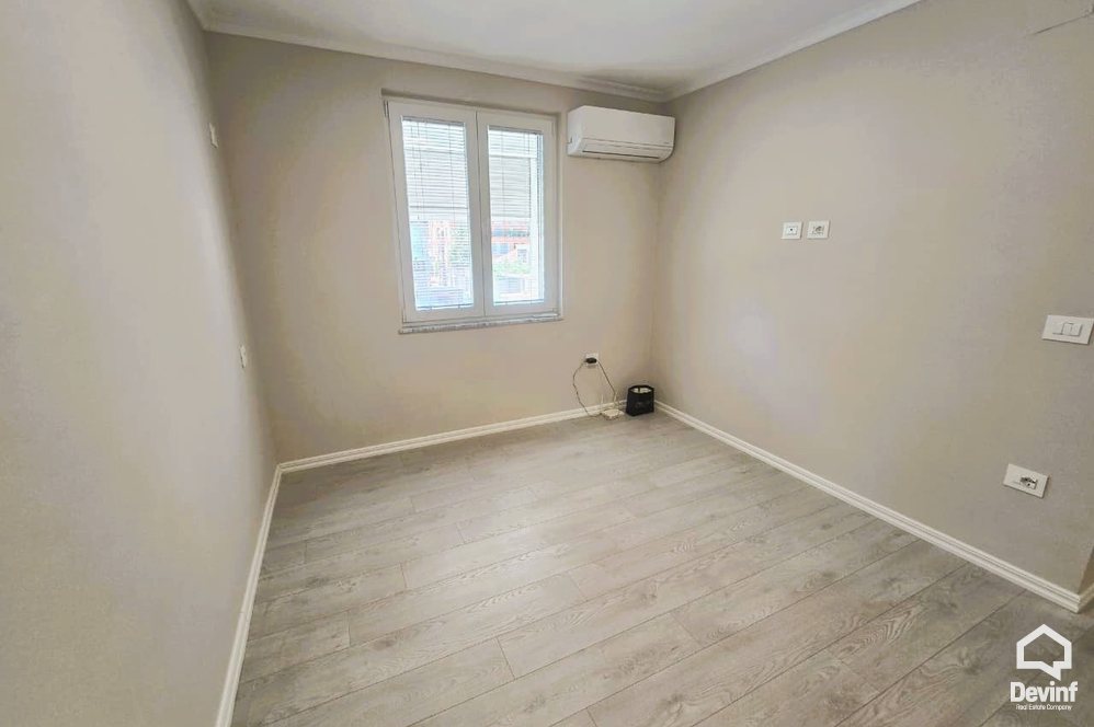 Tirane For Rent Office 1+1 Office located on Muhamet Gjollesha Street Office klinike