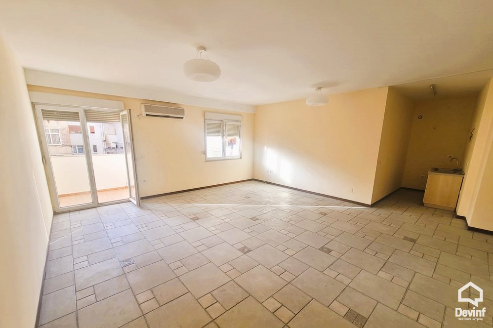 Tirane Qera Apartament 2+1  zyre