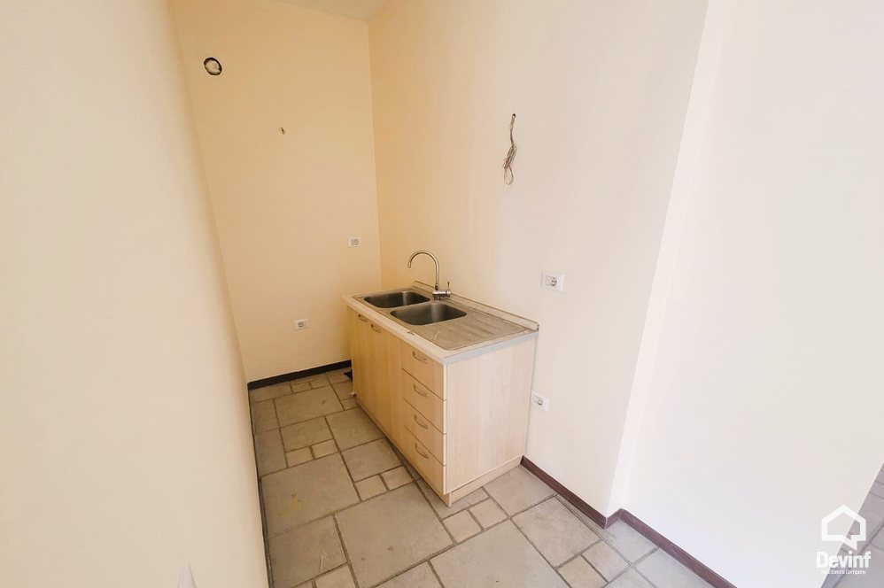 Tirane Qera Apartament 2+1  zyre