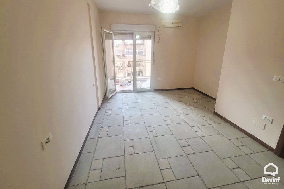Tirane Qera Apartament 2+1  zyre