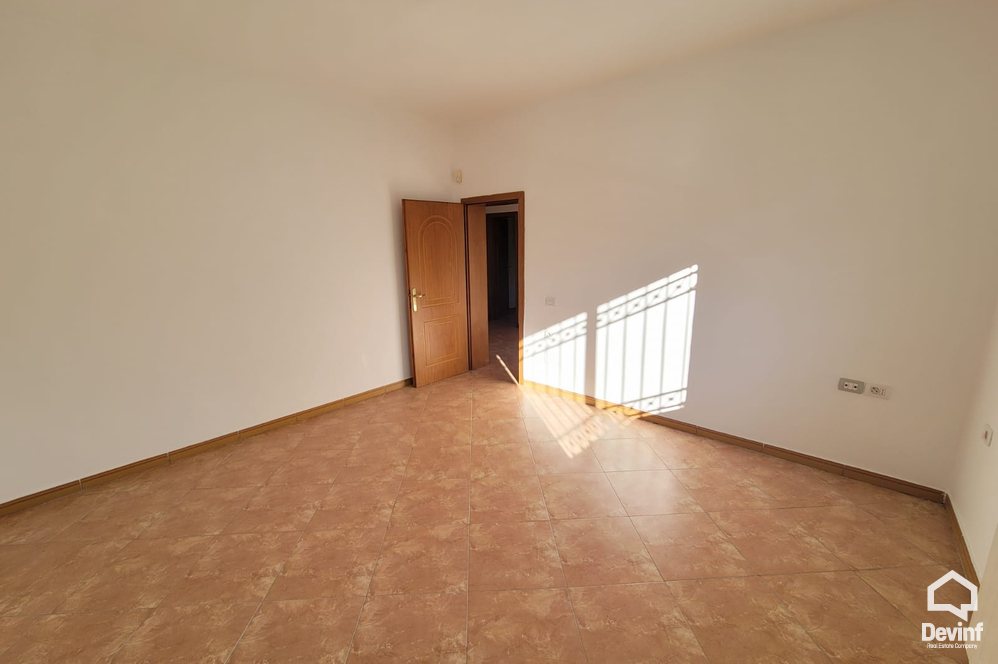 Tirane Qera Vile Me shume se 4 dhoma Vile e kendshme ne zonen e vilave, Selite  vile Residence