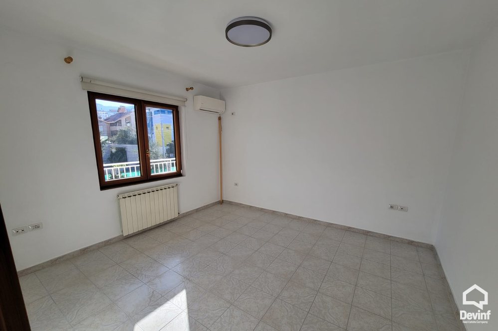 Tirane Qera Vile Me shume se 4 dhoma Vile e kendshme ne zonen e vilave, Selite  vile Residence