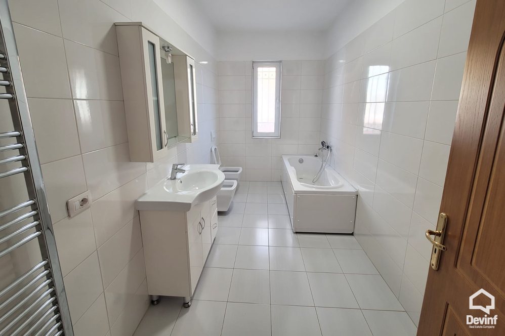 Tirane Qera Vile Me shume se 4 dhoma Vile e kendshme ne zonen e vilave, Selite  vile Residence