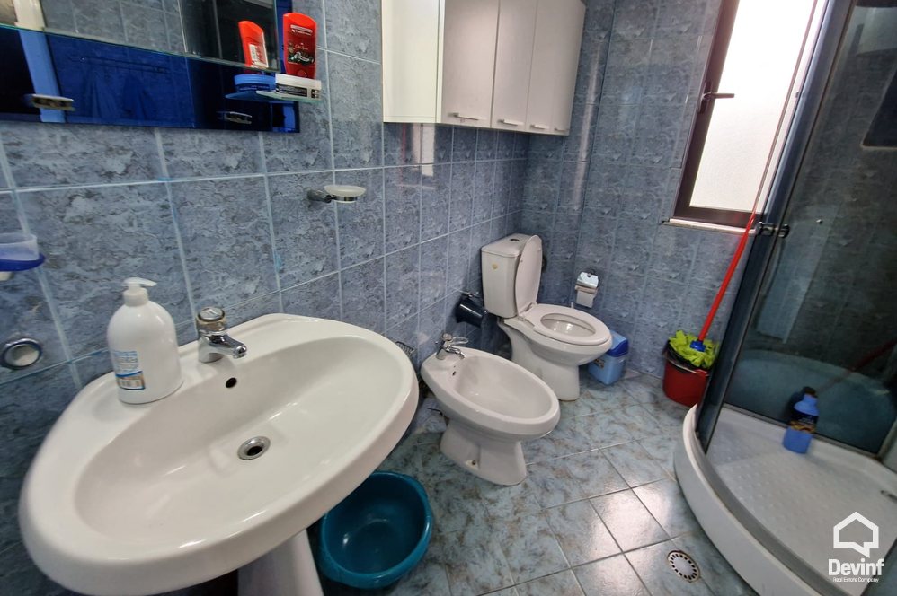 Tirane Shitje Apartament 2+1 Rruga e Kavajes, prane Bankes se Shqiperise apartament Booking/AirBnB