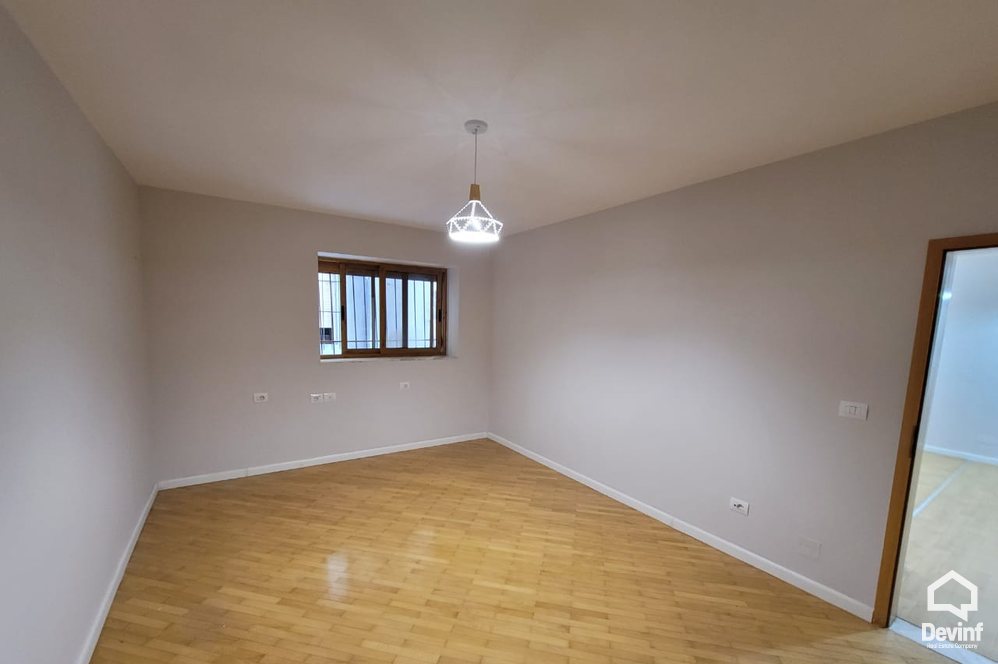 Tirane Qera Apartament 1+1 Zyre ne zonen e Stadiumit Selman Stermasi apartament zyre Klinike Fizioterapie apartament zyre spa Klinike Fizioterapie