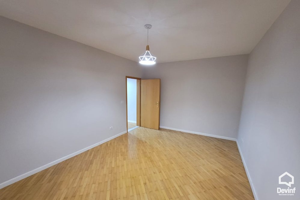 Tirane Qera Apartament 1+1 Zyre ne zonen e Stadiumit Selman Stermasi apartament zyre Klinike Fizioterapie apartament zyre spa Klinike Fizioterapie