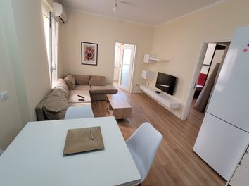 Apartament Qera Apartament vetem 300 metra larg Sheshit Skenderbej